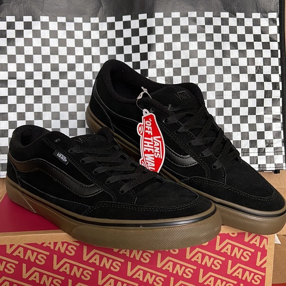 Vans Men’s Bearcat Black/Dark Gum sneakers Bearcat
Black/Dark Gum
VN000DT239L - Picture 5 of 16